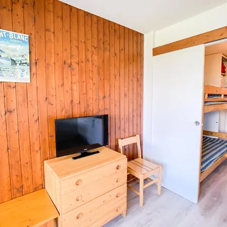 Lumineux Proche Pistes Et Commerces, Balcon, Animaux Acceptes *